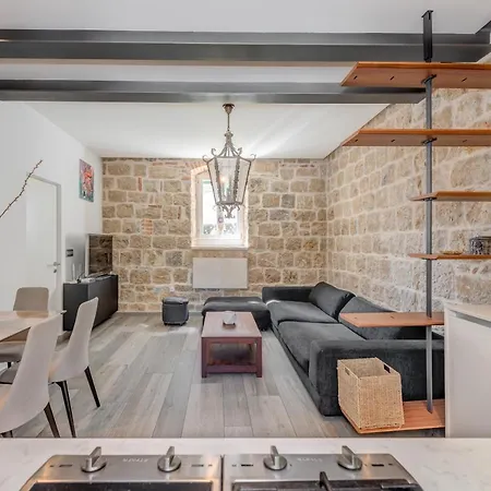 아파트 Funky Donkey *