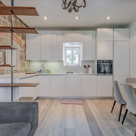 아파트 Funky Donkey