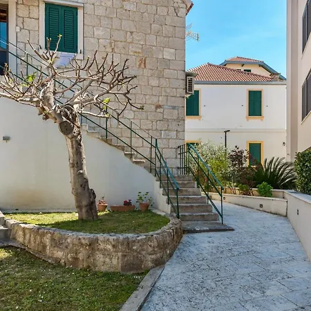 Apartment Funky Donkey