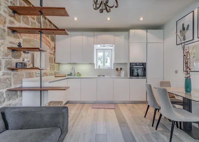 Funky Donkey Apartment *