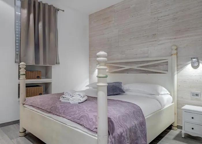 Funky Donkey Apartment Split